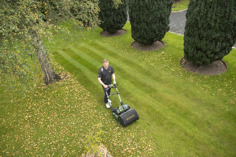 30-60 Minutes mowing time